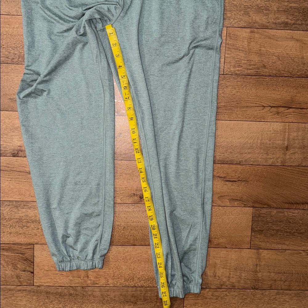 Vuori Size Small Boyfriend Sweatpant Green Comfortable Joggers Soft Yoga Pilates - Picture 12 of 12